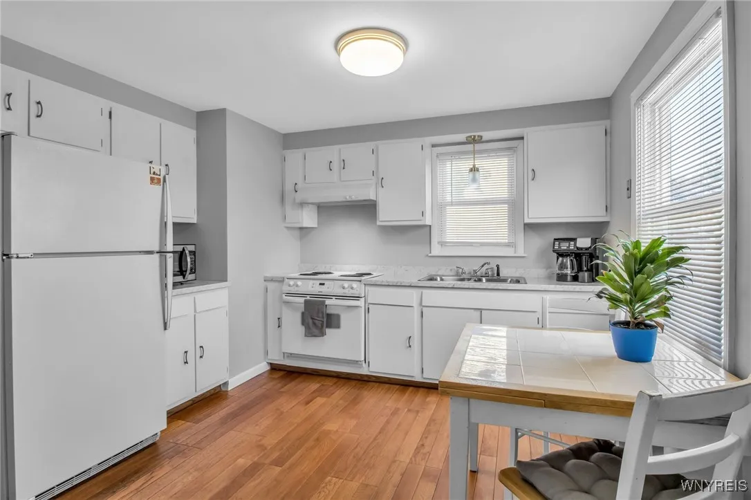 684 Niagara Falls Boulevard, Tonawanda-town, New Y, Tonawanda, New York 14223, 3 Bedrooms Bedrooms, 8 Rooms Rooms,1 BathroomBathrooms,Residential,Closed,684 Niagara Falls Boulevard, Tonawanda-town, New Y,0,B1565086