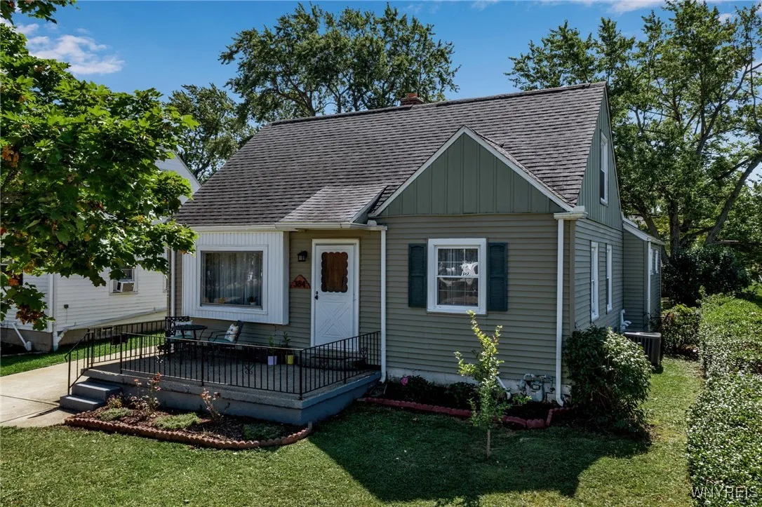 384 Hamilton Boulevard, Tonawanda-town, New York 1, Tonawanda, New York 14217, 4 Bedrooms Bedrooms, 12 Rooms Rooms,2 BathroomsBathrooms,Residential,Closed,384 Hamilton Boulevard, Tonawanda-town, New York 1,0,B1564871