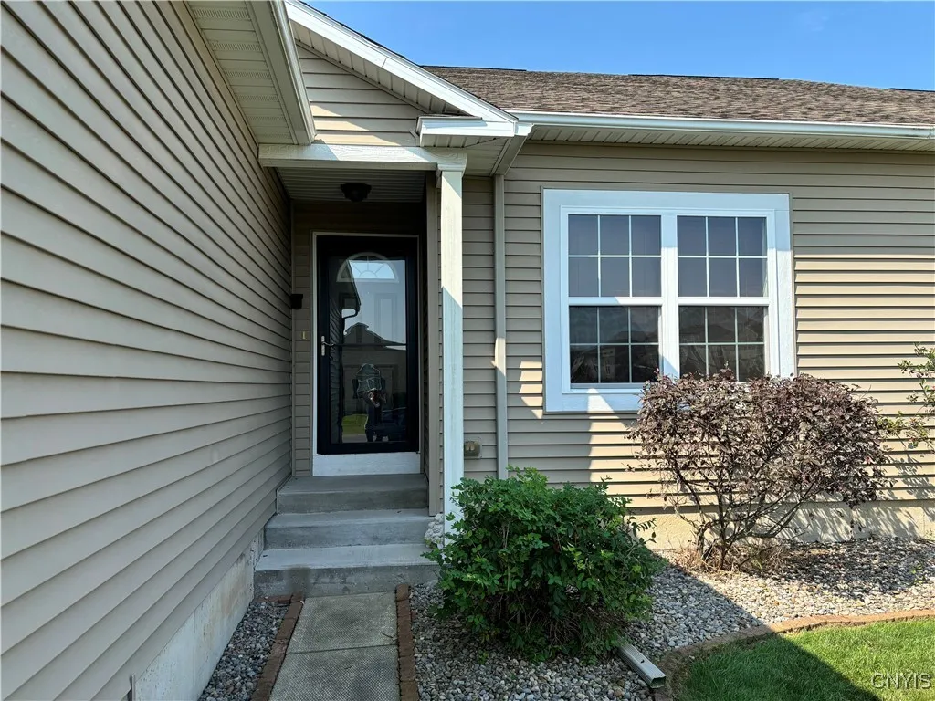 4953 Wintersweet Drive, Clay, New York 13088, Clay, New York 13088, 2 Bedrooms Bedrooms, 5 Rooms Rooms,2 BathroomsBathrooms,Residential,Closed,4953 Wintersweet Drive, Clay, New York 13088,0,S1565487