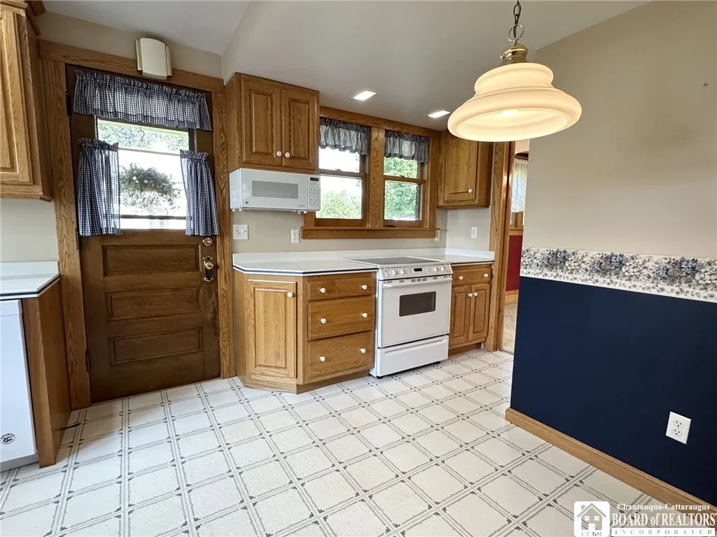 3499 Old Fluvanna Road, Ellicott, New York 14701, Ellicott, New York 14701, 4 Bedrooms Bedrooms, 10 Rooms Rooms,2 BathroomsBathrooms,Residential,Closed,3499 Old Fluvanna Road, Ellicott, New York 14701,0,R1562785