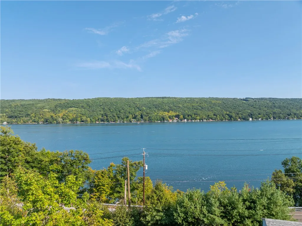 SPECTACULAR PANORAMIC KEUKA LAKE VIEWS!