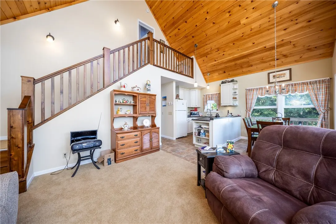 BEAUTIFUL STAIRCASE LEADING TO 2ND FLOOR