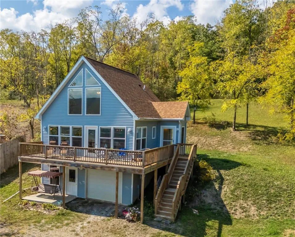 NEWER QUALITY BUILT NATURE GETAWAY!