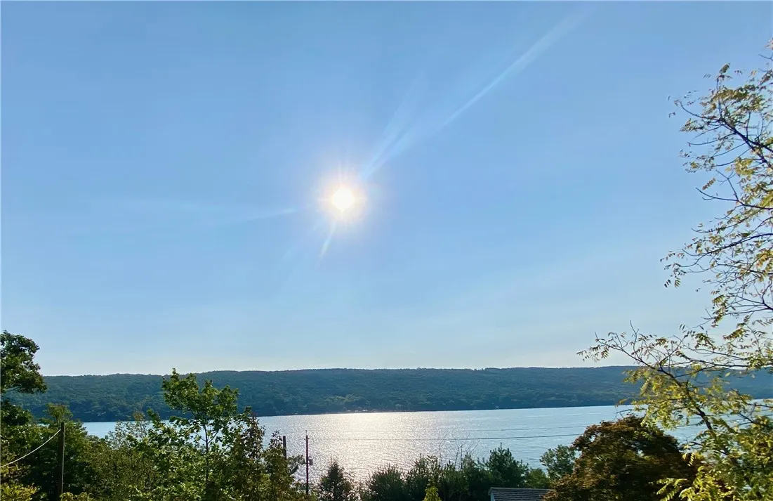 SPECTACULAR PANORAMIC KEUKA LAKE VIEWS!