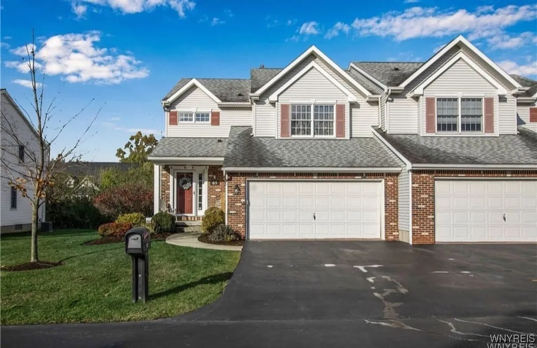 65 Berwick Lane, Amherst, New York 14051, Amherst, New York 14051, 2 Bedrooms Bedrooms, 9 Rooms Rooms,2 BathroomsBathrooms,Residential,Closed,65 Berwick Lane, Amherst, New York 14051,0,B1565415