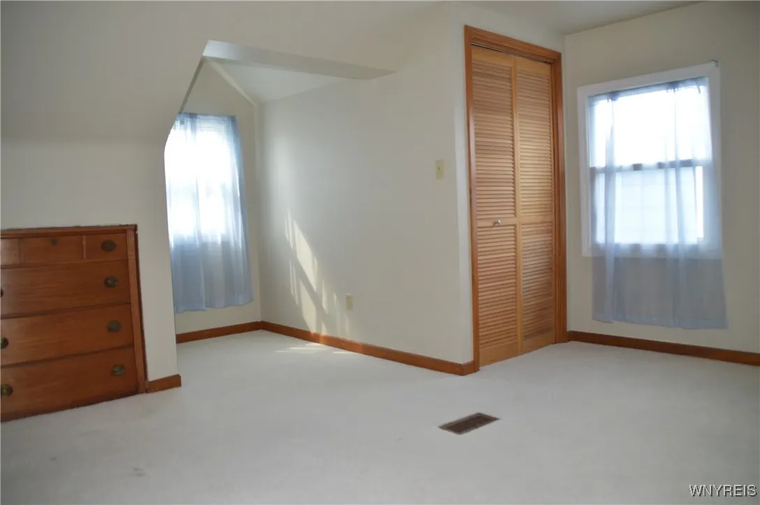 183 Treadwell Road, Tonawanda-town, New York 14150, Tonawanda, New York 14150, 3 Bedrooms Bedrooms, 5 Rooms Rooms,2 BathroomsBathrooms,Residential,Closed,183 Treadwell Road, Tonawanda-town, New York 14150,0,B1565776
