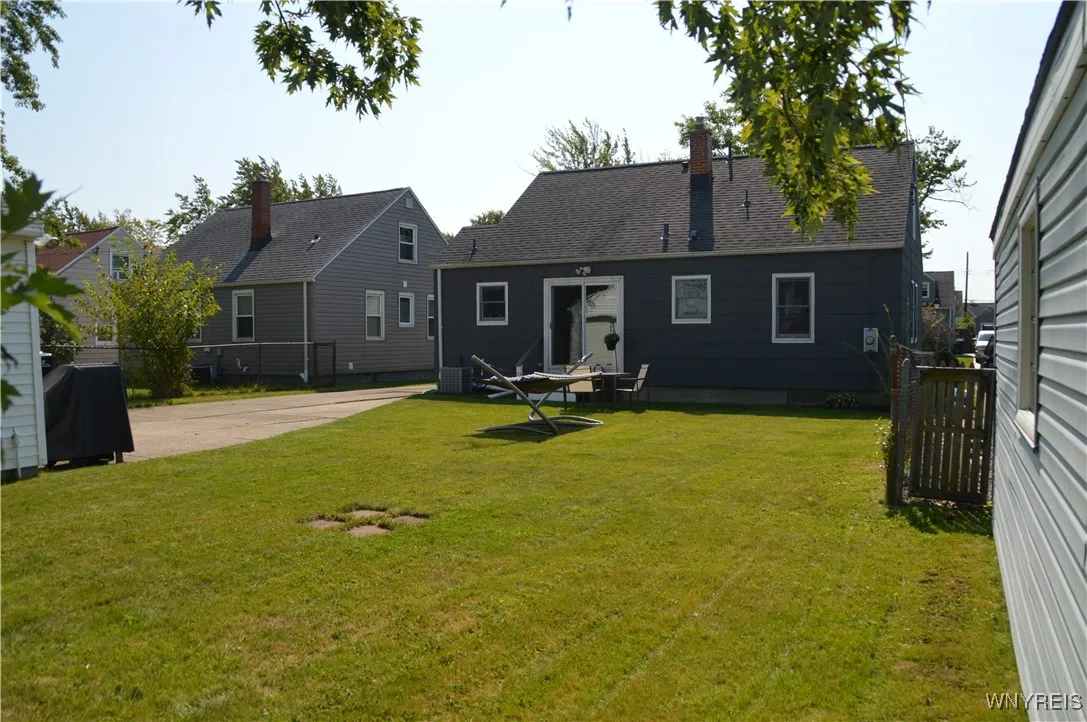 183 Treadwell Road, Tonawanda-town, New York 14150, Tonawanda, New York 14150, 3 Bedrooms Bedrooms, 5 Rooms Rooms,2 BathroomsBathrooms,Residential,Closed,183 Treadwell Road, Tonawanda-town, New York 14150,0,B1565776
