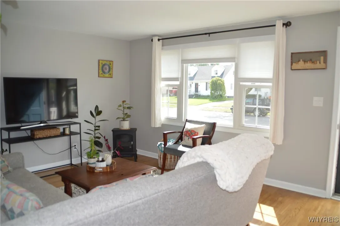183 Treadwell Road, Tonawanda-town, New York 14150, Tonawanda, New York 14150, 3 Bedrooms Bedrooms, 5 Rooms Rooms,2 BathroomsBathrooms,Residential,Closed,183 Treadwell Road, Tonawanda-town, New York 14150,0,B1565776