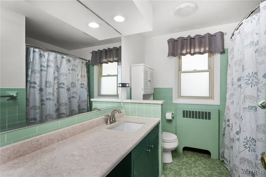 4680 Boncrest Drive East, Clarence, New York 14221, Clarence, New York 14221, 4 Bedrooms Bedrooms, 8 Rooms Rooms,2 BathroomsBathrooms,Residential,Closed,4680 Boncrest Drive East, Clarence, New York 14221,0,B1565155