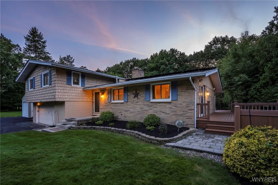 4680 Boncrest Drive East, Clarence, New York 14221, Clarence, New York 14221, 4 Bedrooms Bedrooms, 8 Rooms Rooms,2 BathroomsBathrooms,Residential,Closed,4680 Boncrest Drive East, Clarence, New York 14221,0,B1565155
