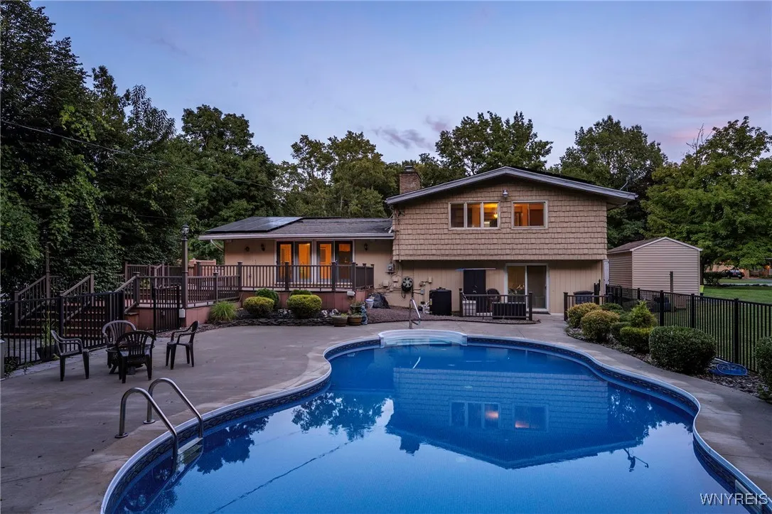 4680 Boncrest Drive East, Clarence, New York 14221, Clarence, New York 14221, 4 Bedrooms Bedrooms, 8 Rooms Rooms,2 BathroomsBathrooms,Residential,Closed,4680 Boncrest Drive East, Clarence, New York 14221,0,B1565155