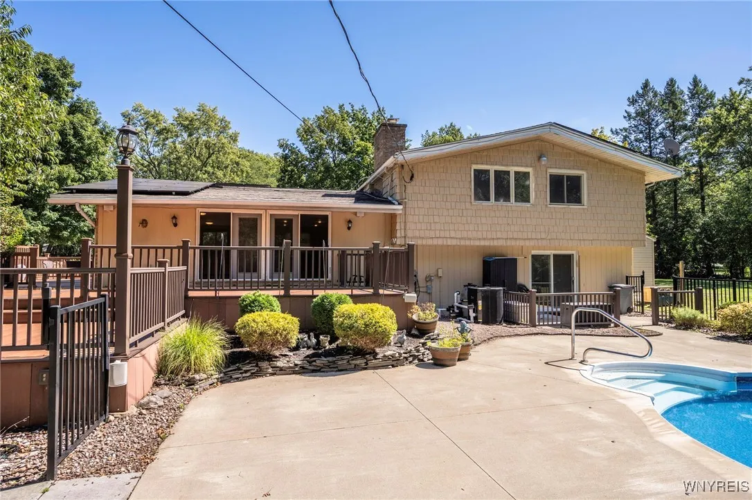 4680 Boncrest Drive East, Clarence, New York 14221, Clarence, New York 14221, 4 Bedrooms Bedrooms, 8 Rooms Rooms,2 BathroomsBathrooms,Residential,Closed,4680 Boncrest Drive East, Clarence, New York 14221,0,B1565155
