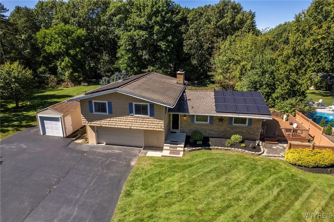4680 Boncrest Drive East, Clarence, New York 14221, Clarence, New York 14221, 4 Bedrooms Bedrooms, 8 Rooms Rooms,2 BathroomsBathrooms,Residential,Closed,4680 Boncrest Drive East, Clarence, New York 14221,0,B1565155