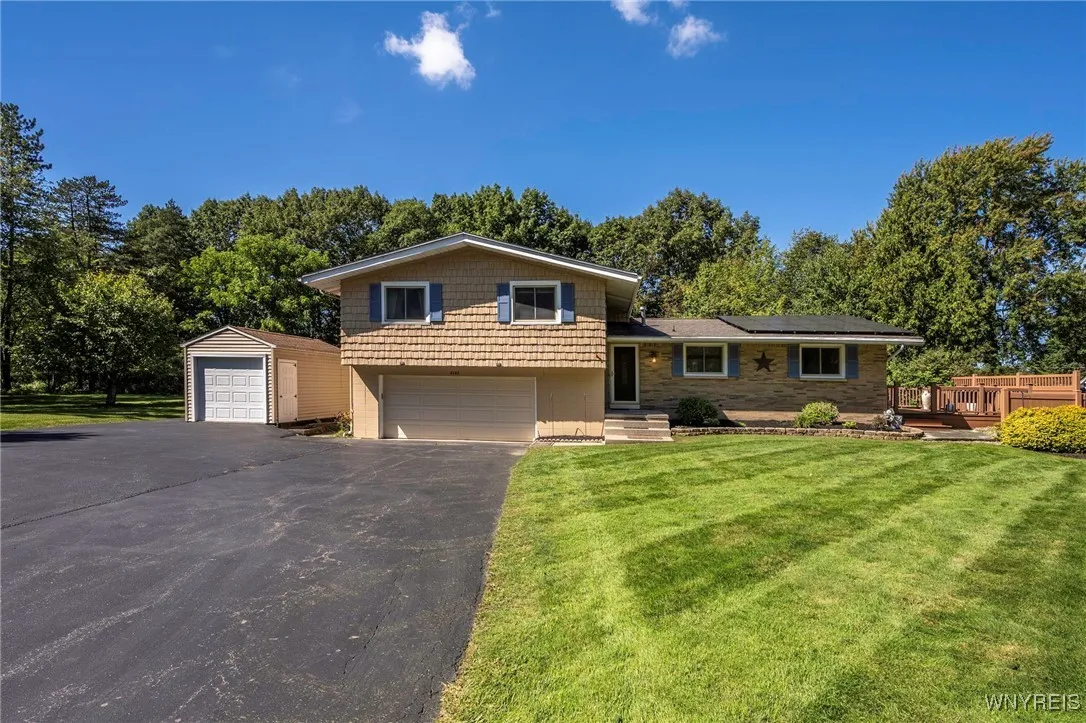 4680 Boncrest Drive East, Clarence, New York 14221, Clarence, New York 14221, 4 Bedrooms Bedrooms, 8 Rooms Rooms,2 BathroomsBathrooms,Residential,Closed,4680 Boncrest Drive East, Clarence, New York 14221,0,B1565155