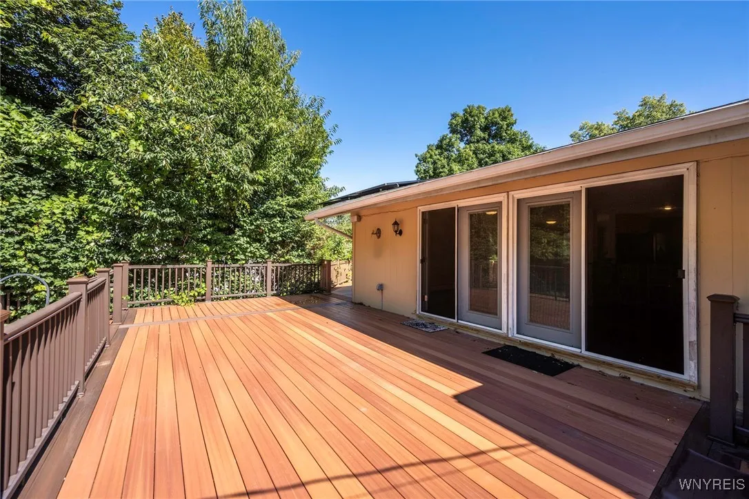 4680 Boncrest Drive East, Clarence, New York 14221, Clarence, New York 14221, 4 Bedrooms Bedrooms, 8 Rooms Rooms,2 BathroomsBathrooms,Residential,Closed,4680 Boncrest Drive East, Clarence, New York 14221,0,B1565155