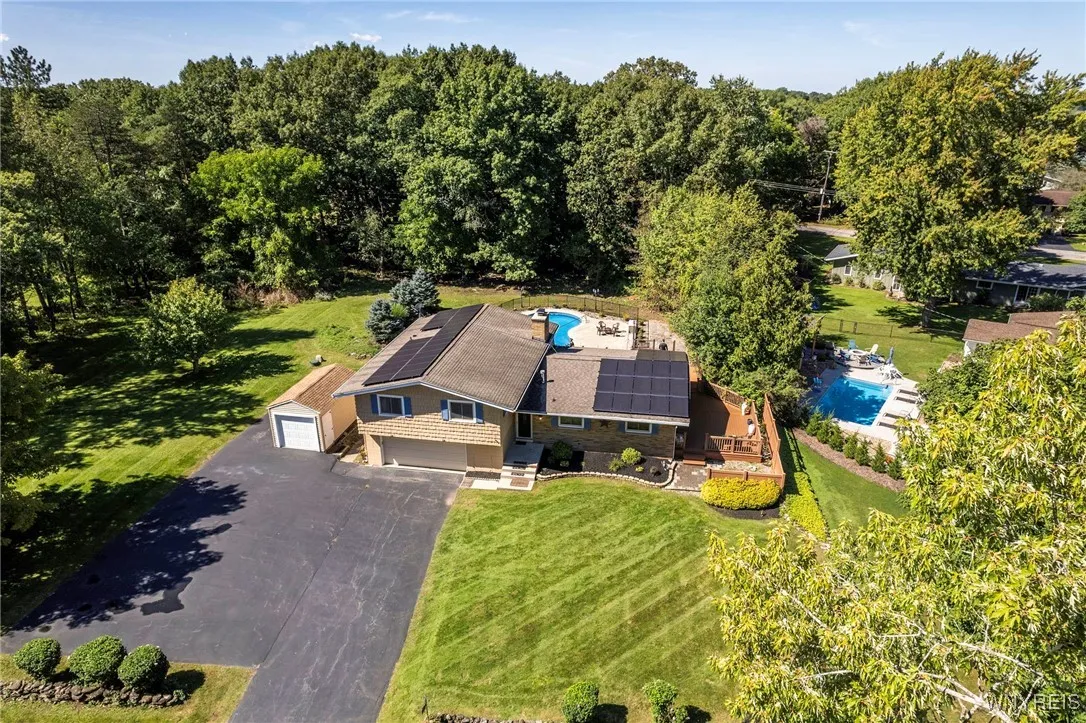 4680 Boncrest Drive East, Clarence, New York 14221, Clarence, New York 14221, 4 Bedrooms Bedrooms, 8 Rooms Rooms,2 BathroomsBathrooms,Residential,Closed,4680 Boncrest Drive East, Clarence, New York 14221,0,B1565155