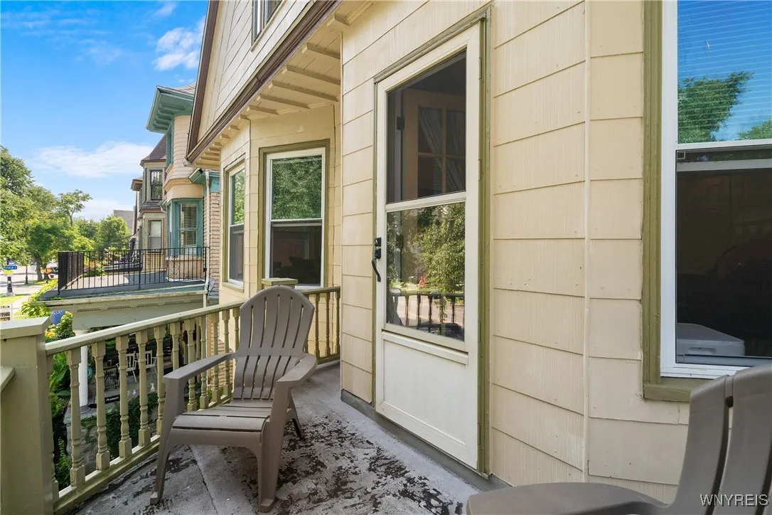 348 Richmond Avenue, Buffalo, New York 14222, Buffalo, New York 14222, 3 Bedrooms Bedrooms, ,2 BathroomsBathrooms,Residential,Closed,348 Richmond Avenue, Buffalo, New York 14222,0,B1561527