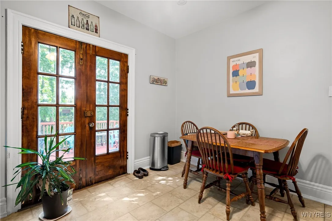 348 Richmond Avenue, Buffalo, New York 14222, Buffalo, New York 14222, 3 Bedrooms Bedrooms, ,2 BathroomsBathrooms,Residential,Closed,348 Richmond Avenue, Buffalo, New York 14222,0,B1561527