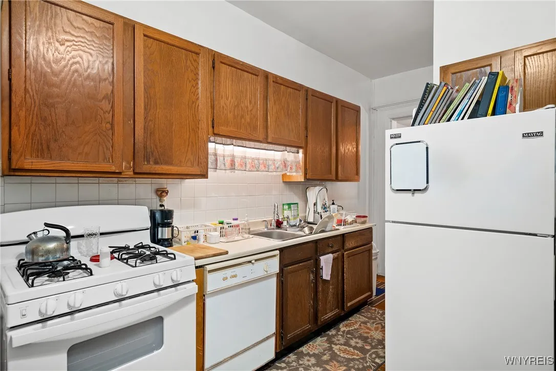 348 Richmond Avenue, Buffalo, New York 14222, Buffalo, New York 14222, 3 Bedrooms Bedrooms, ,2 BathroomsBathrooms,Residential,Closed,348 Richmond Avenue, Buffalo, New York 14222,0,B1561527