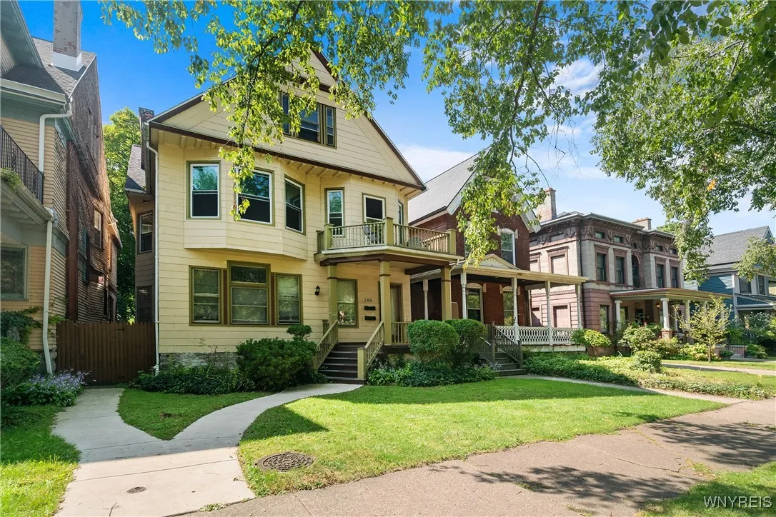 348 Richmond Avenue, Buffalo, New York 14222, Buffalo, New York 14222, 3 Bedrooms Bedrooms, ,2 BathroomsBathrooms,Residential,Closed,348 Richmond Avenue, Buffalo, New York 14222,0,B1561527