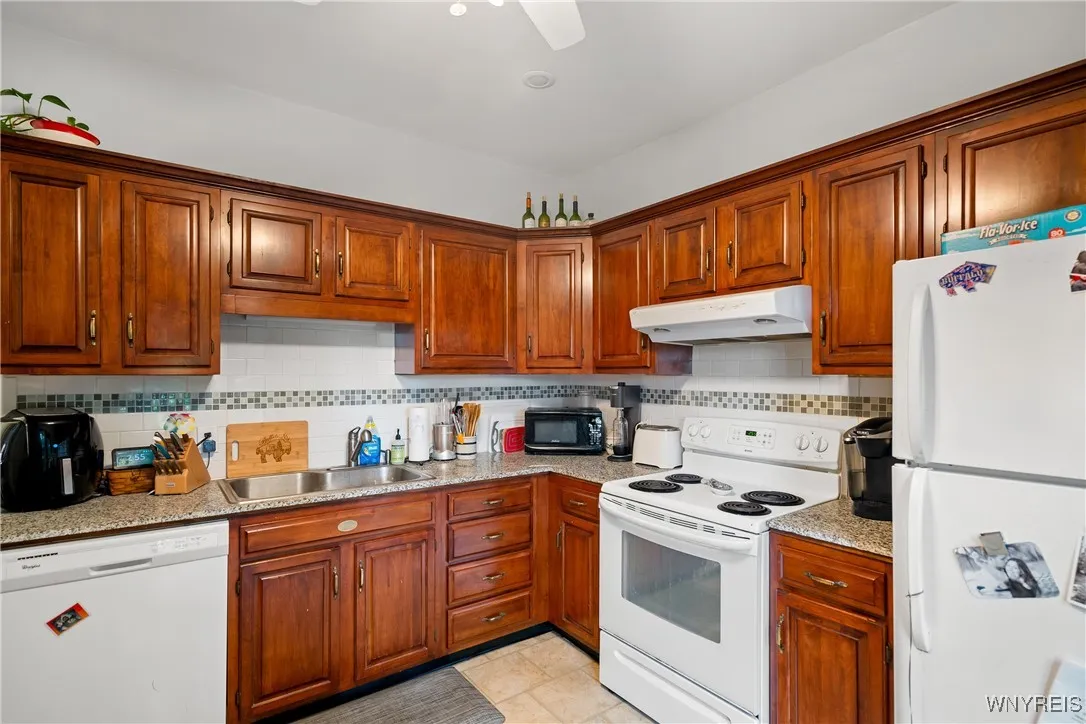 348 Richmond Avenue, Buffalo, New York 14222, Buffalo, New York 14222, 3 Bedrooms Bedrooms, ,2 BathroomsBathrooms,Residential,Closed,348 Richmond Avenue, Buffalo, New York 14222,0,B1561527