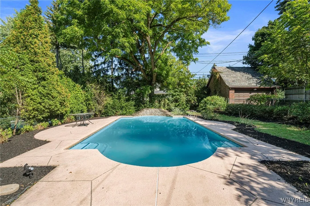 102 Brantwood Road, Amherst, New York 14226, Amherst, New York 14226, 5 Bedrooms Bedrooms, 13 Rooms Rooms,3 BathroomsBathrooms,Residential,Closed,102 Brantwood Road, Amherst, New York 14226,0,B1565783