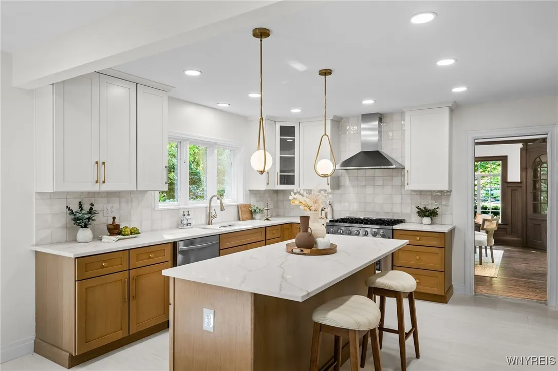 102 Brantwood Road, Amherst, New York 14226, Amherst, New York 14226, 5 Bedrooms Bedrooms, 13 Rooms Rooms,3 BathroomsBathrooms,Residential,Closed,102 Brantwood Road, Amherst, New York 14226,0,B1565783