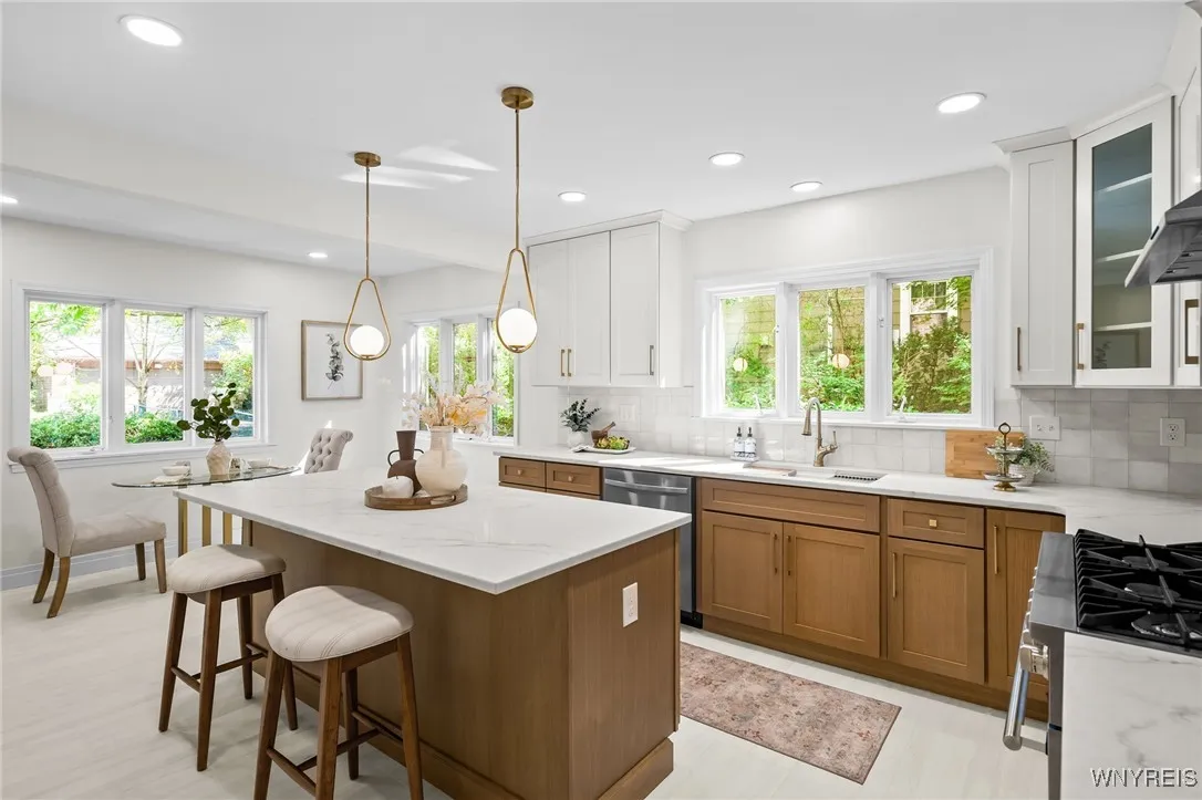 102 Brantwood Road, Amherst, New York 14226, Amherst, New York 14226, 5 Bedrooms Bedrooms, 13 Rooms Rooms,3 BathroomsBathrooms,Residential,Closed,102 Brantwood Road, Amherst, New York 14226,0,B1565783