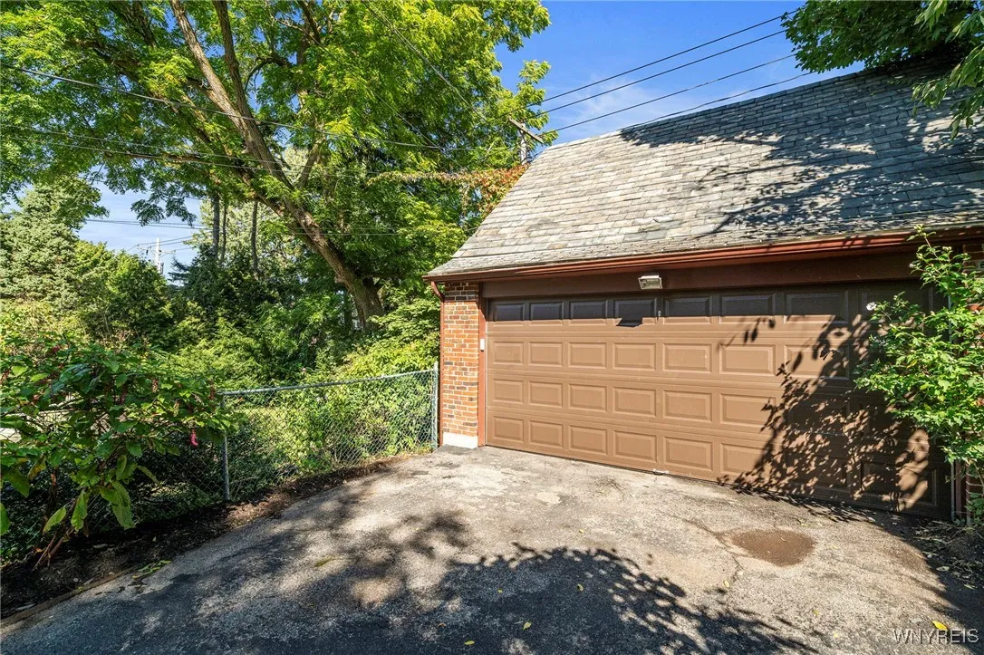 102 Brantwood Road, Amherst, New York 14226, Amherst, New York 14226, 5 Bedrooms Bedrooms, 13 Rooms Rooms,3 BathroomsBathrooms,Residential,Closed,102 Brantwood Road, Amherst, New York 14226,0,B1565783