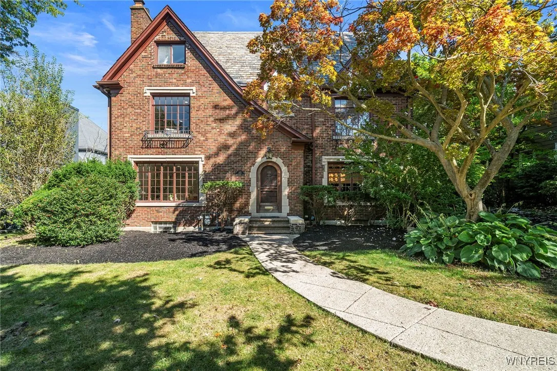 102 Brantwood Road, Amherst, New York 14226, Amherst, New York 14226, 5 Bedrooms Bedrooms, 13 Rooms Rooms,3 BathroomsBathrooms,Residential,Closed,102 Brantwood Road, Amherst, New York 14226,0,B1565783