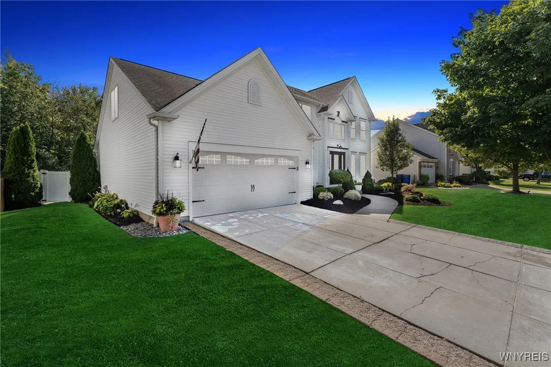 3364 Creekview Drive, Hamburg, New York 14075, Hamburg, New York 14075, 4 Bedrooms Bedrooms, 8 Rooms Rooms,2 BathroomsBathrooms,Residential,Closed,3364 Creekview Drive, Hamburg, New York 14075,0,B1564445