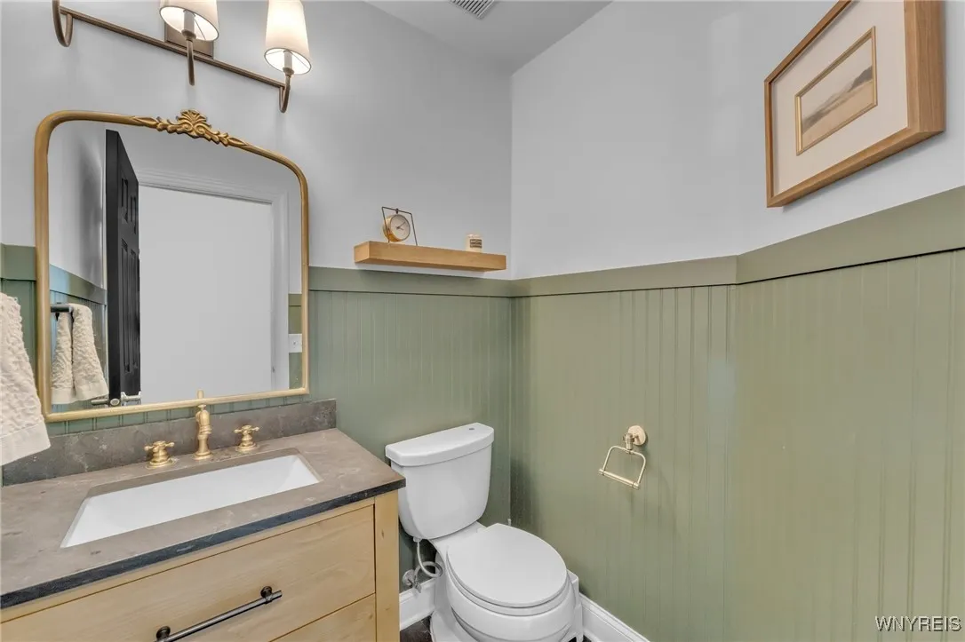 3364 Creekview Drive, Hamburg, New York 14075, Hamburg, New York 14075, 4 Bedrooms Bedrooms, 8 Rooms Rooms,2 BathroomsBathrooms,Residential,Closed,3364 Creekview Drive, Hamburg, New York 14075,0,B1564445
