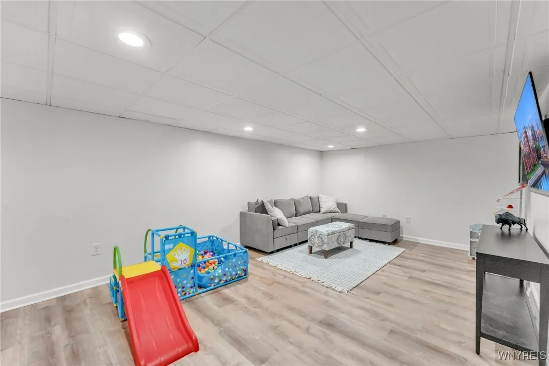 3364 Creekview Drive, Hamburg, New York 14075, Hamburg, New York 14075, 4 Bedrooms Bedrooms, 8 Rooms Rooms,2 BathroomsBathrooms,Residential,Closed,3364 Creekview Drive, Hamburg, New York 14075,0,B1564445
