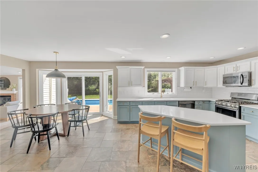 3364 Creekview Drive, Hamburg, New York 14075, Hamburg, New York 14075, 4 Bedrooms Bedrooms, 8 Rooms Rooms,2 BathroomsBathrooms,Residential,Closed,3364 Creekview Drive, Hamburg, New York 14075,0,B1564445