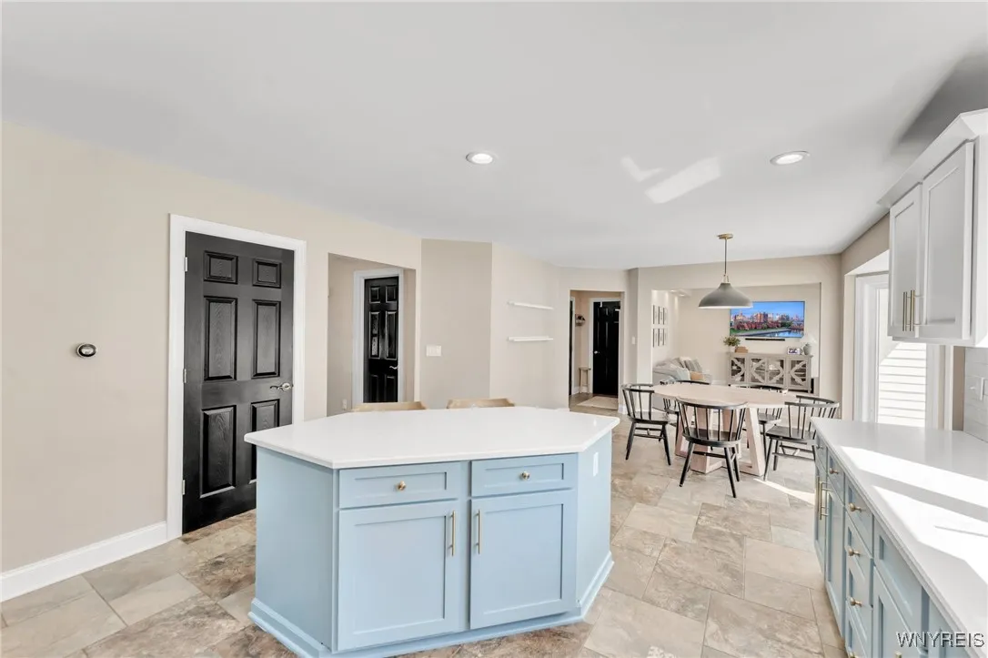 3364 Creekview Drive, Hamburg, New York 14075, Hamburg, New York 14075, 4 Bedrooms Bedrooms, 8 Rooms Rooms,2 BathroomsBathrooms,Residential,Closed,3364 Creekview Drive, Hamburg, New York 14075,0,B1564445