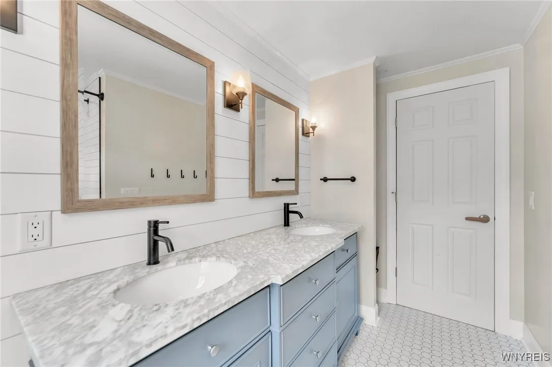3364 Creekview Drive, Hamburg, New York 14075, Hamburg, New York 14075, 4 Bedrooms Bedrooms, 8 Rooms Rooms,2 BathroomsBathrooms,Residential,Closed,3364 Creekview Drive, Hamburg, New York 14075,0,B1564445