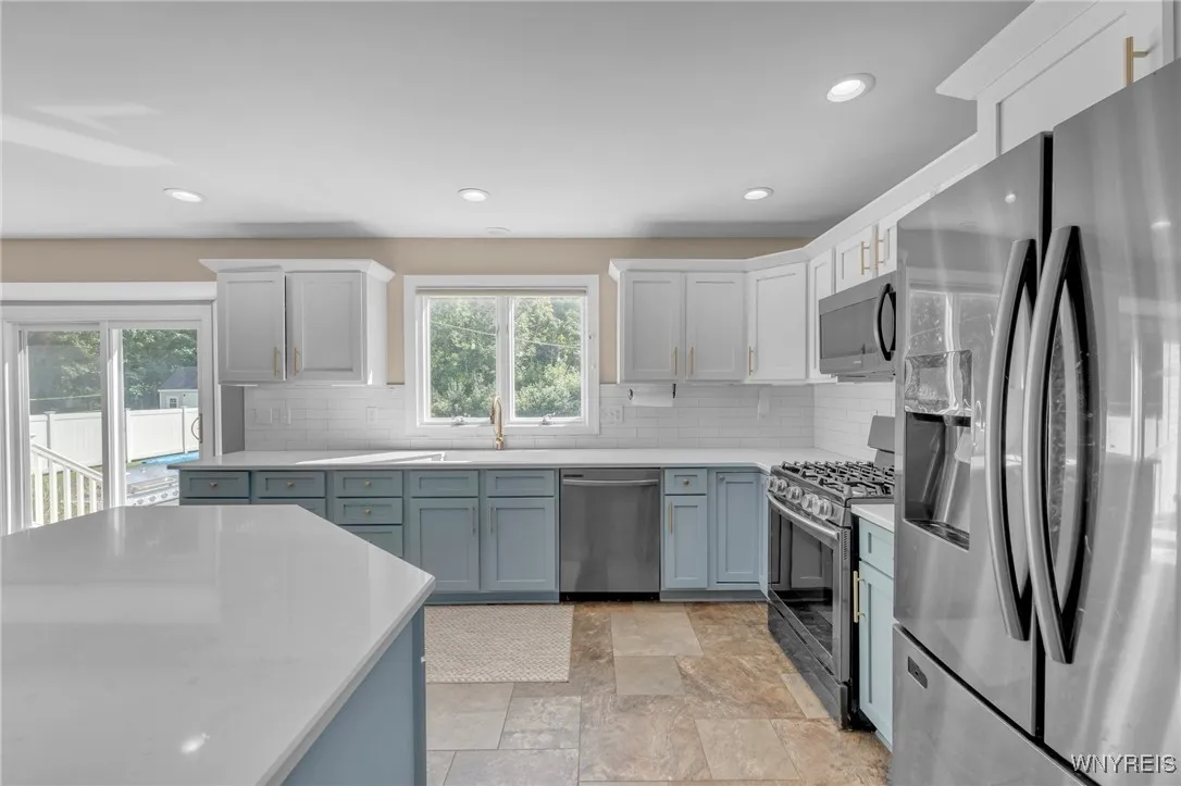 3364 Creekview Drive, Hamburg, New York 14075, Hamburg, New York 14075, 4 Bedrooms Bedrooms, 8 Rooms Rooms,2 BathroomsBathrooms,Residential,Closed,3364 Creekview Drive, Hamburg, New York 14075,0,B1564445