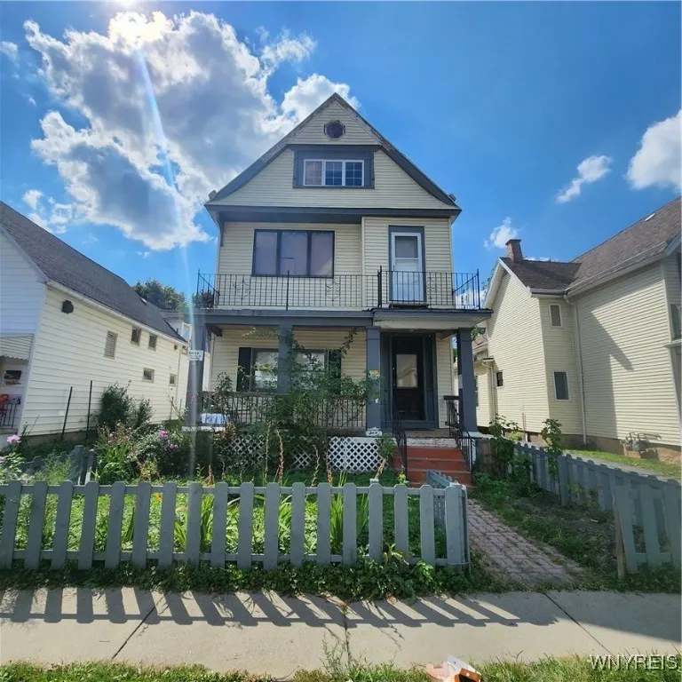 448 14th Street, Buffalo, New York 14213, Buffalo, New York 14213, 6 Bedrooms Bedrooms, ,2 BathroomsBathrooms,Residential,Closed,448 14th Street, Buffalo, New York 14213,0,B1566029