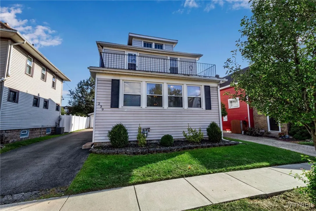 239 E Hazeltine Avenue, Tonawanda-town, New York 1, Tonawanda, New York 14217, 4 Bedrooms Bedrooms, 4 Rooms Rooms,1 BathroomBathrooms,Residential,Closed,239 E Hazeltine Avenue, Tonawanda-town, New York 1,0,B1564468