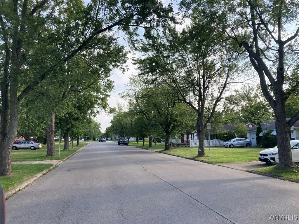 447 Campus Drive, Amherst, New York 14226, Amherst, New York 14226, 2 Bedrooms Bedrooms, 5 Rooms Rooms,1 BathroomBathrooms,Residential,Closed,447 Campus Drive, Amherst, New York 14226,0,B1566576