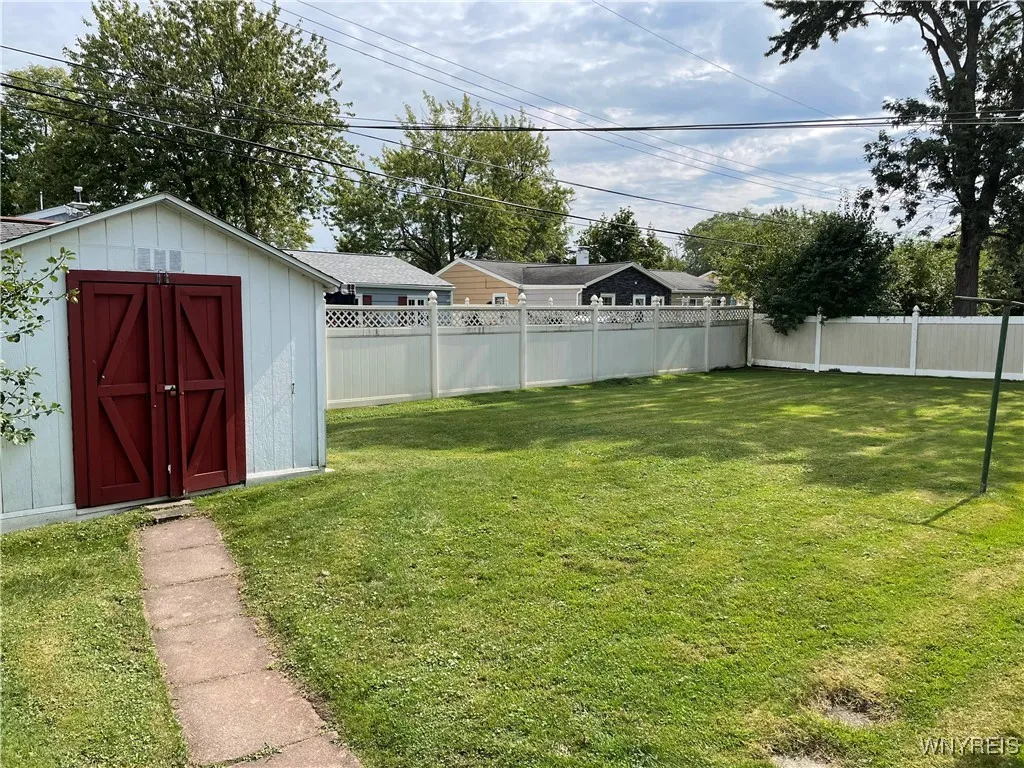 447 Campus Drive, Amherst, New York 14226, Amherst, New York 14226, 2 Bedrooms Bedrooms, 5 Rooms Rooms,1 BathroomBathrooms,Residential,Closed,447 Campus Drive, Amherst, New York 14226,0,B1566576