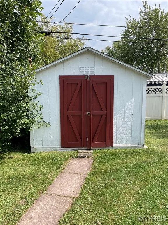 447 Campus Drive, Amherst, New York 14226, Amherst, New York 14226, 2 Bedrooms Bedrooms, 5 Rooms Rooms,1 BathroomBathrooms,Residential,Closed,447 Campus Drive, Amherst, New York 14226,0,B1566576