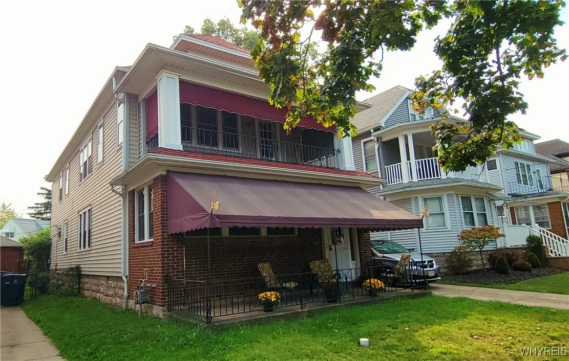 113 Groveland Street, Buffalo, New York 14214, Buffalo, New York 14214, 6 Bedrooms Bedrooms, ,2 BathroomsBathrooms,Residential,Closed,113 Groveland Street, Buffalo, New York 14214,0,B1566643