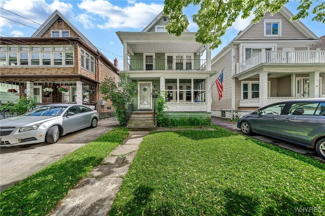 19 Ullman Street, Buffalo, New York 14207, Buffalo, New York 14207, 6 Bedrooms Bedrooms, ,2 BathroomsBathrooms,Residential,Closed,19 Ullman Street, Buffalo, New York 14207,0,B1566282