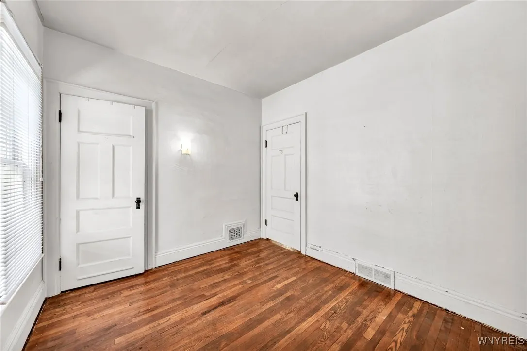 296 West Delavan Avenue N, Buffalo, New York 14213, Buffalo, New York 14213, 5 Bedrooms Bedrooms, ,2 BathroomsBathrooms,Residential,Closed,296 West Delavan Avenue N, Buffalo, New York 14213,0,B1566115