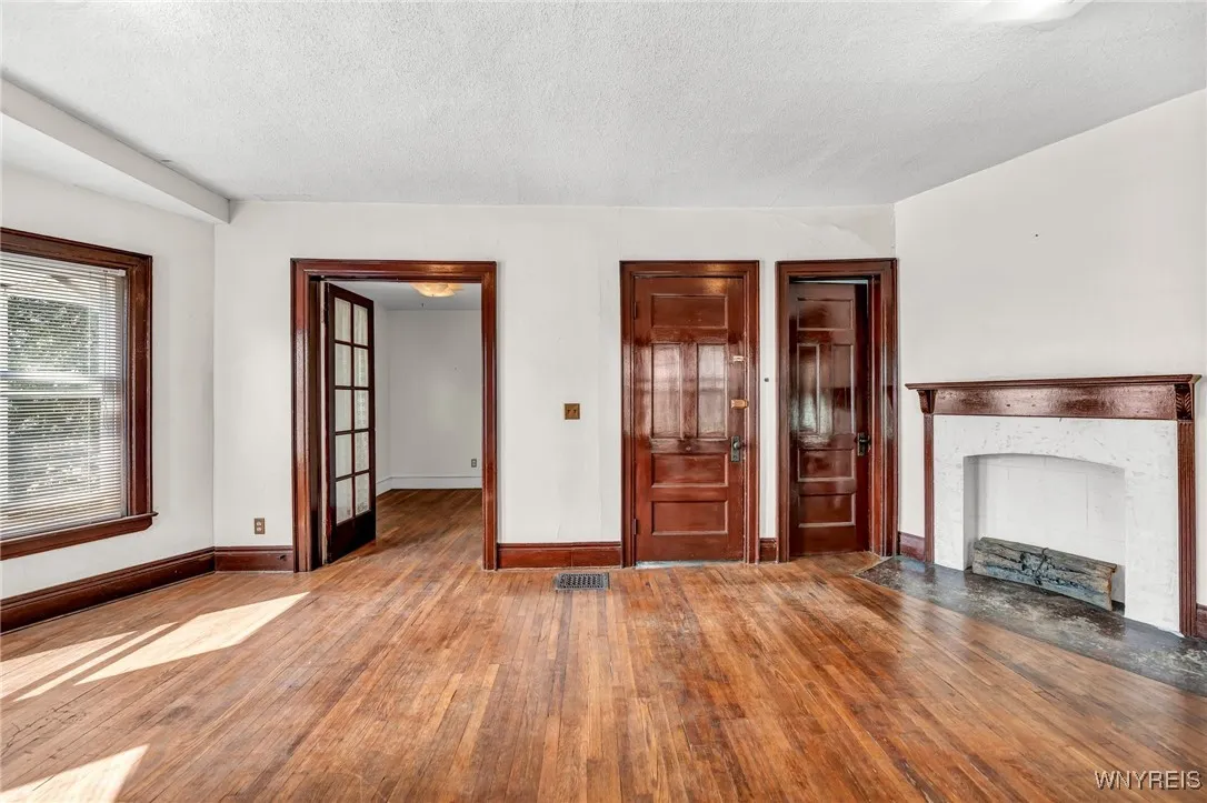 296 West Delavan Avenue N, Buffalo, New York 14213, Buffalo, New York 14213, 5 Bedrooms Bedrooms, ,2 BathroomsBathrooms,Residential,Closed,296 West Delavan Avenue N, Buffalo, New York 14213,0,B1566115
