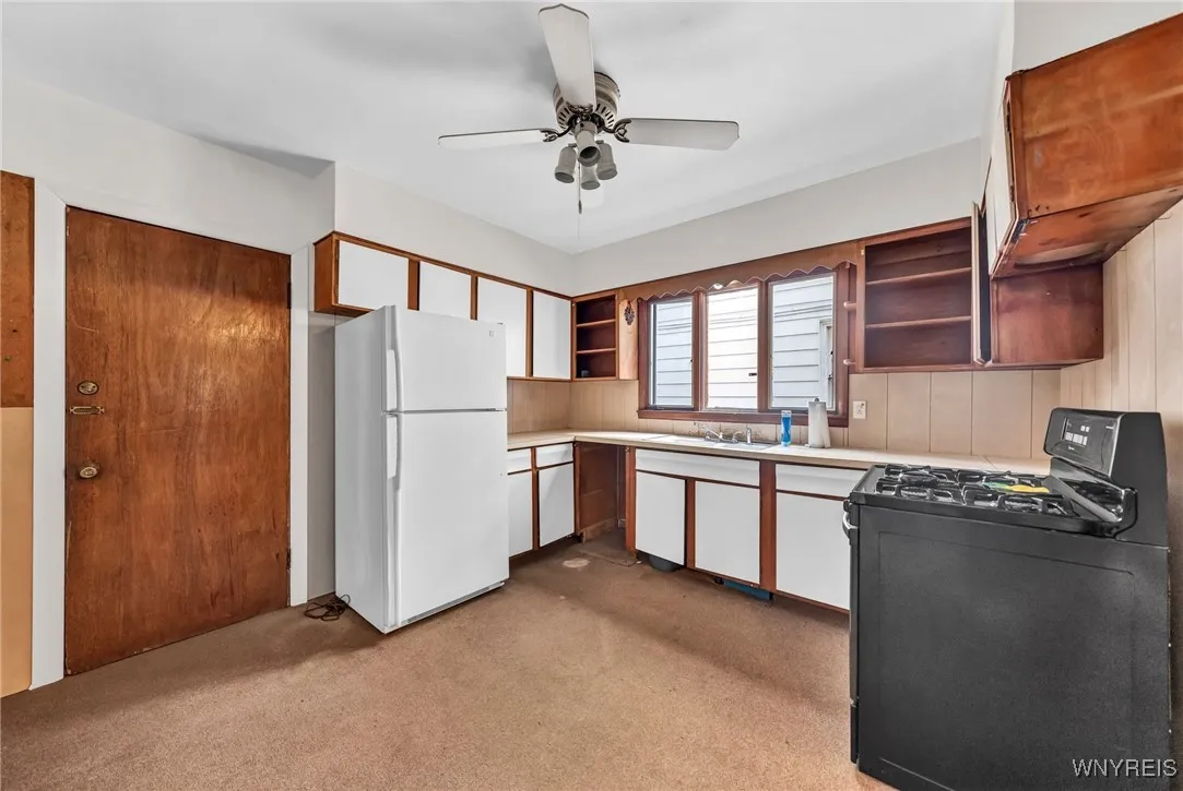 296 West Delavan Avenue N, Buffalo, New York 14213, Buffalo, New York 14213, 5 Bedrooms Bedrooms, ,2 BathroomsBathrooms,Residential,Closed,296 West Delavan Avenue N, Buffalo, New York 14213,0,B1566115