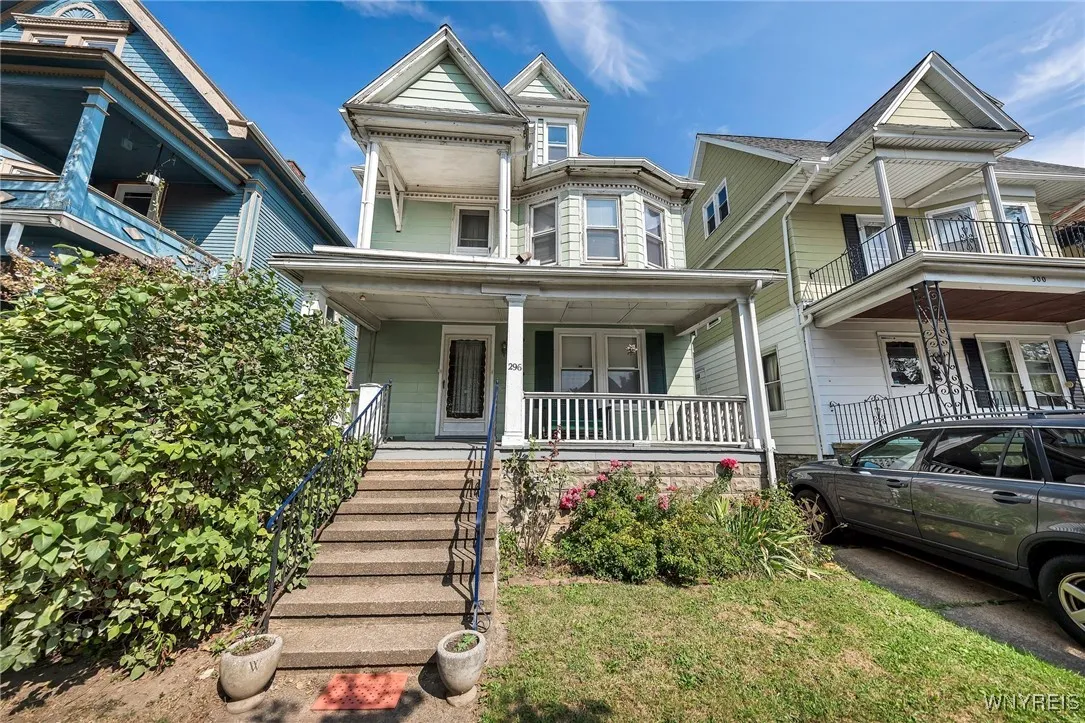 296 West Delavan Avenue N, Buffalo, New York 14213, Buffalo, New York 14213, 5 Bedrooms Bedrooms, ,2 BathroomsBathrooms,Residential,Closed,296 West Delavan Avenue N, Buffalo, New York 14213,0,B1566115