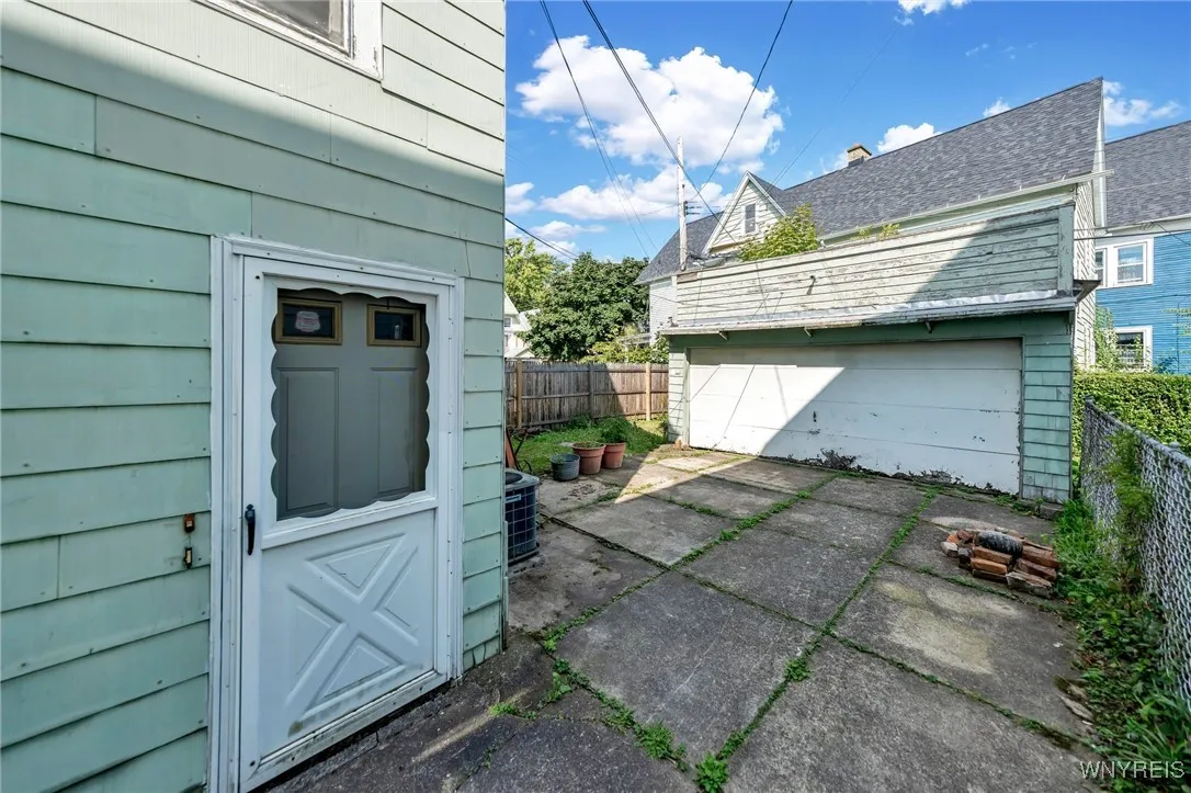 296 West Delavan Avenue N, Buffalo, New York 14213, Buffalo, New York 14213, 5 Bedrooms Bedrooms, ,2 BathroomsBathrooms,Residential,Closed,296 West Delavan Avenue N, Buffalo, New York 14213,0,B1566115