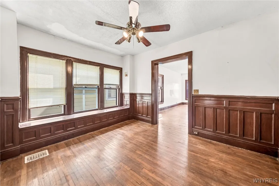 296 West Delavan Avenue N, Buffalo, New York 14213, Buffalo, New York 14213, 5 Bedrooms Bedrooms, ,2 BathroomsBathrooms,Residential,Closed,296 West Delavan Avenue N, Buffalo, New York 14213,0,B1566115